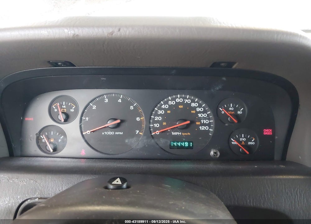 2000 JEEP GRAND CHEROKEE LAREDO VIN: 1J4GW48NXYC194433