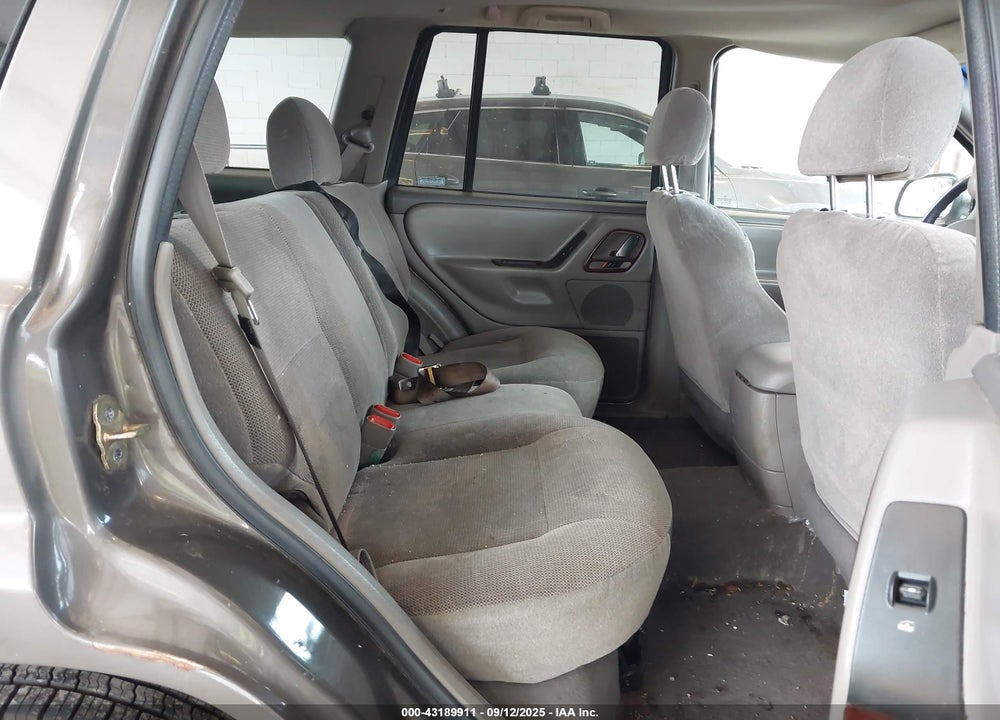 2000 JEEP GRAND CHEROKEE LAREDO VIN: 1J4GW48NXYC194433