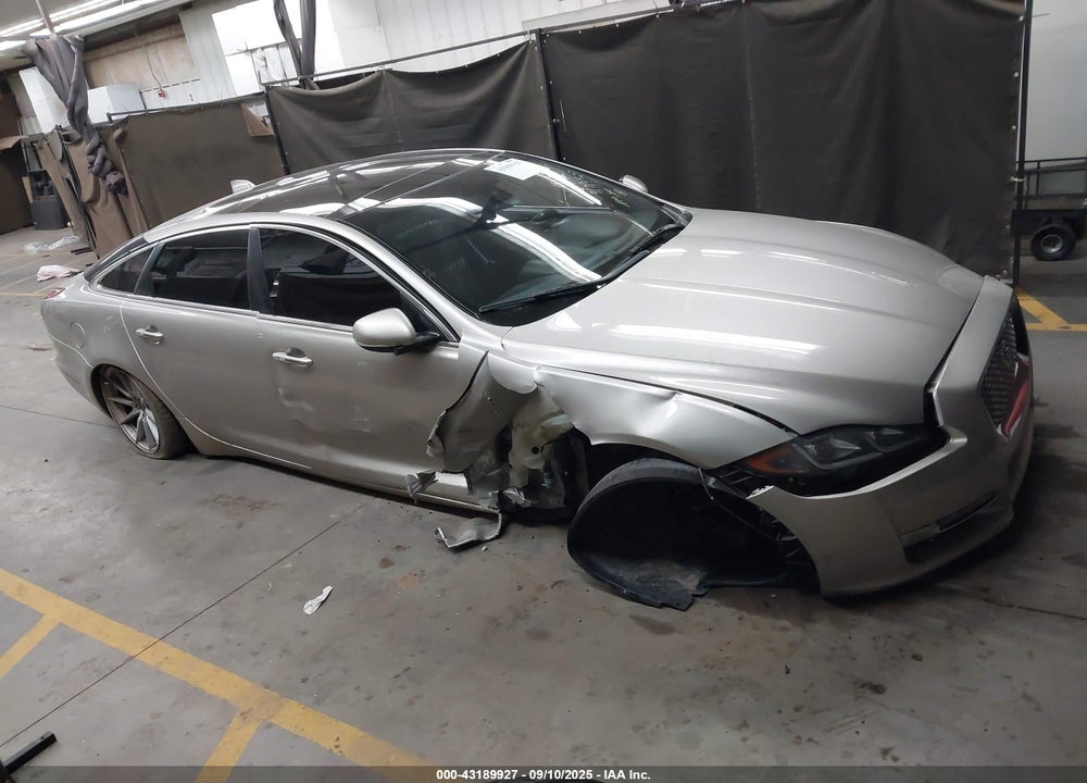 2016 JAGUAR XJ SERIES VIN: SAJWA2G73G8V95087