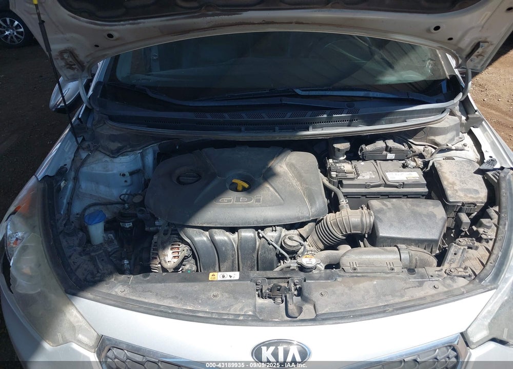 2015 KIA FORTE VIN: KNAFZ4A82F5372766