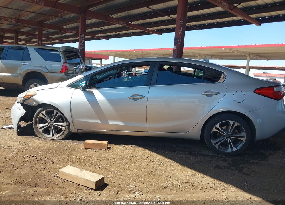 2015 KIA FORTE VIN: KNAFZ4A82F5372766