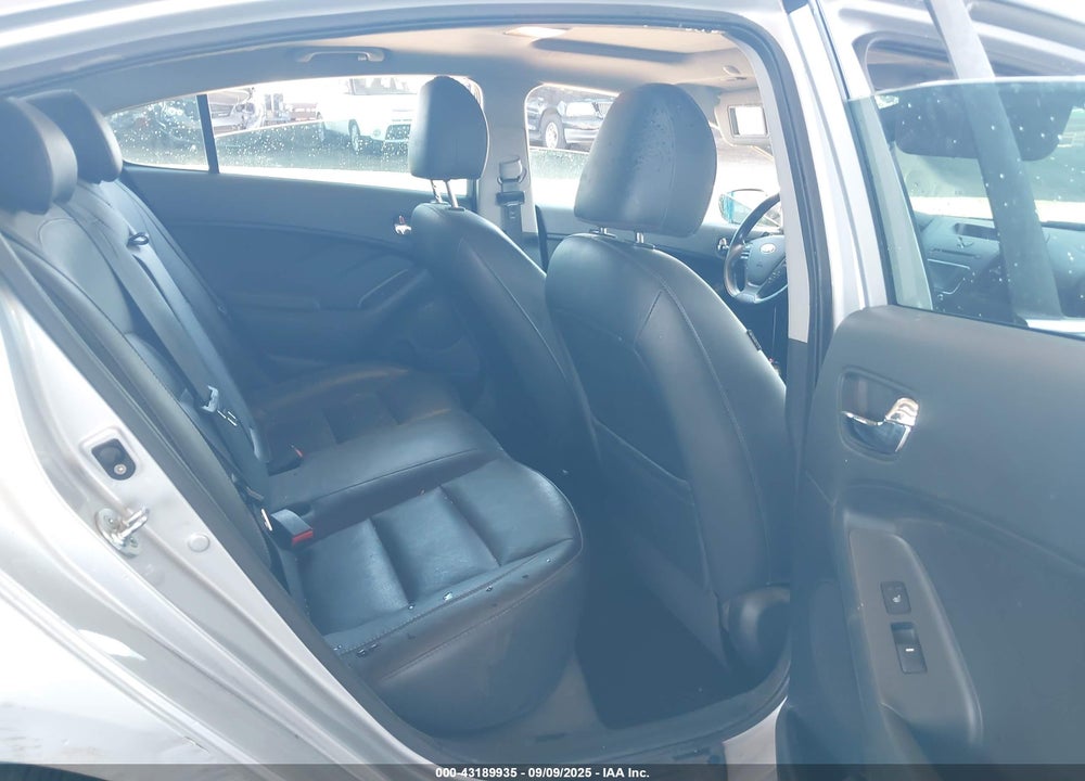 2015 KIA FORTE VIN: KNAFZ4A82F5372766