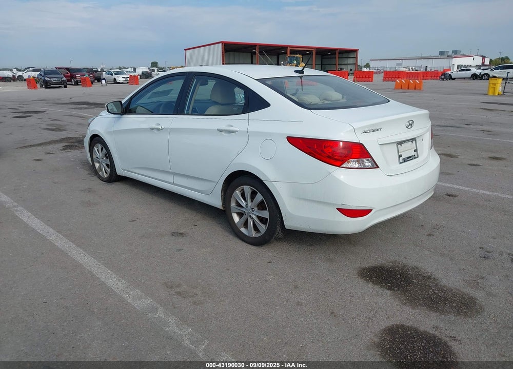 2013 HYUNDAI ACCENT VIN: KMHCU4AE3DU418680