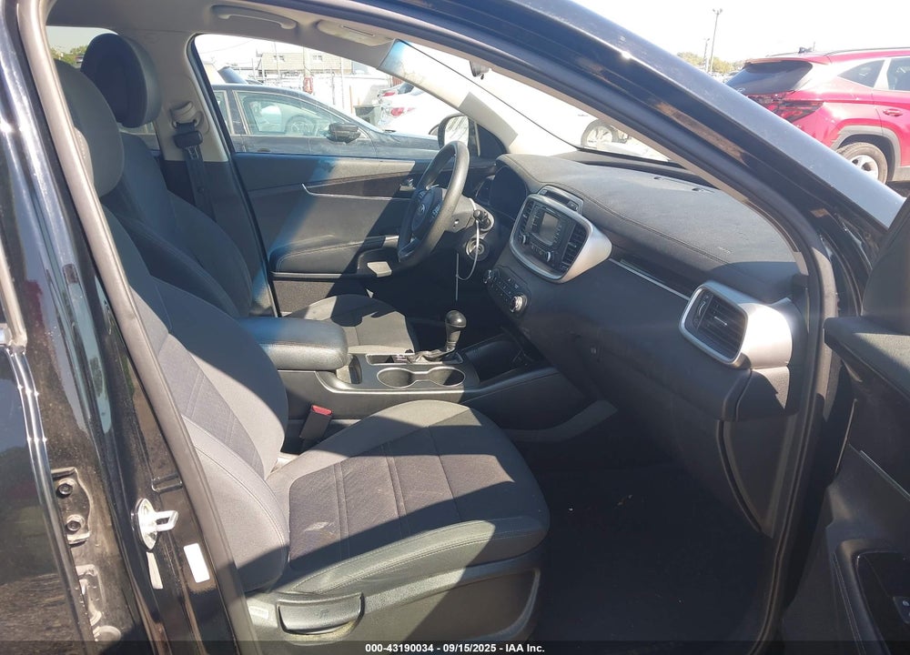 2016 KIA SORENTO VIN: 5XYPGDA52GG180629