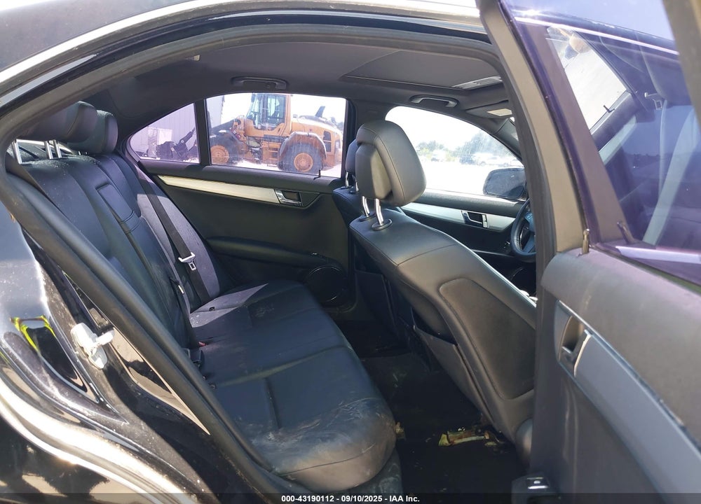2008 MERCEDES-BENZ C 300 LUXURY/SPORT VIN: WDDGF54X98F074517