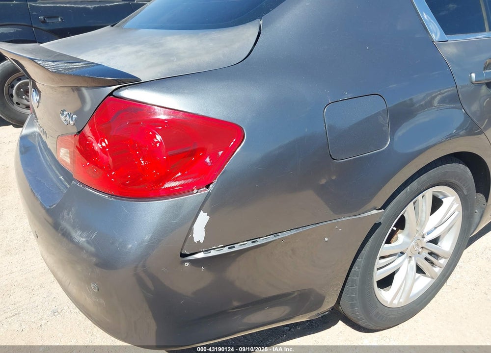 2015 INFINITI Q40 VIN: JN1CV6AP5FM580301