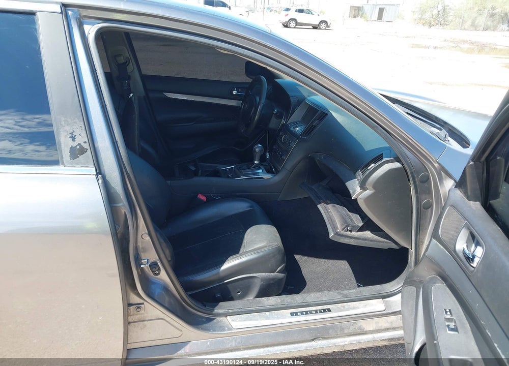 2015 INFINITI Q40 VIN: JN1CV6AP5FM580301