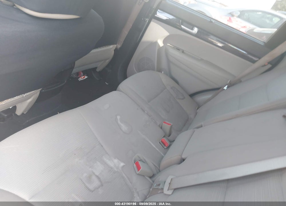 2015 KIA SORENTO VIN: 5XYKT3A68FG550683