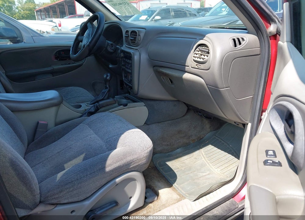2004 CHEVROLET TRAILBLAZER LT VIN: 1GNDT13S842421297