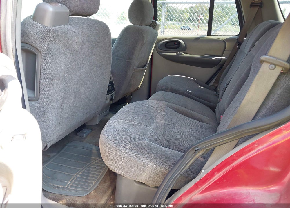 2004 CHEVROLET TRAILBLAZER LT VIN: 1GNDT13S842421297