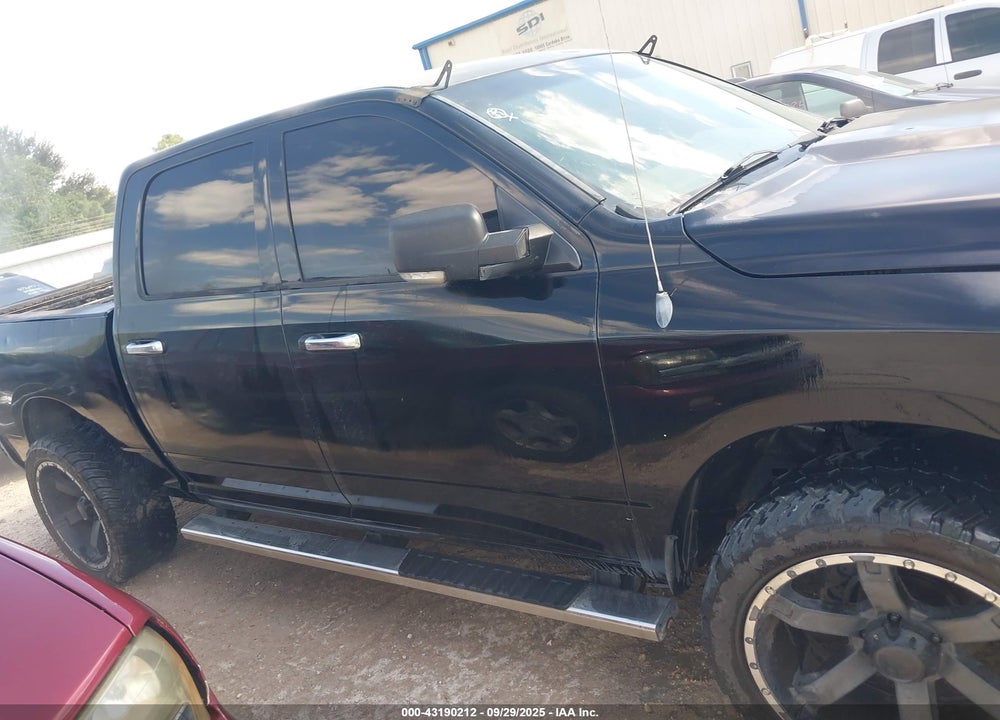 2013 RAM 1500 VIN: 1C6RR6LT5DS584371
