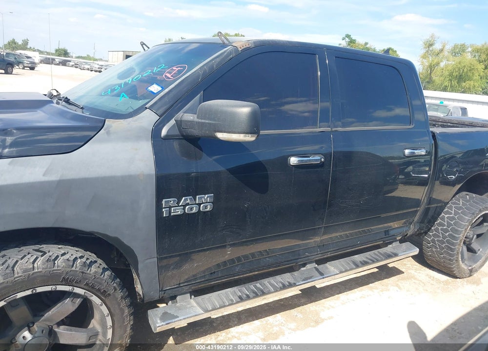 2013 RAM 1500 VIN: 1C6RR6LT5DS584371
