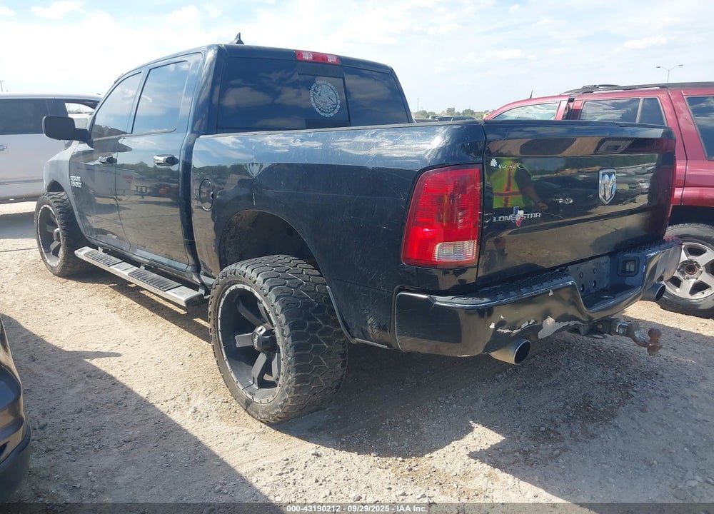 2013 RAM 1500 VIN: 1C6RR6LT5DS584371
