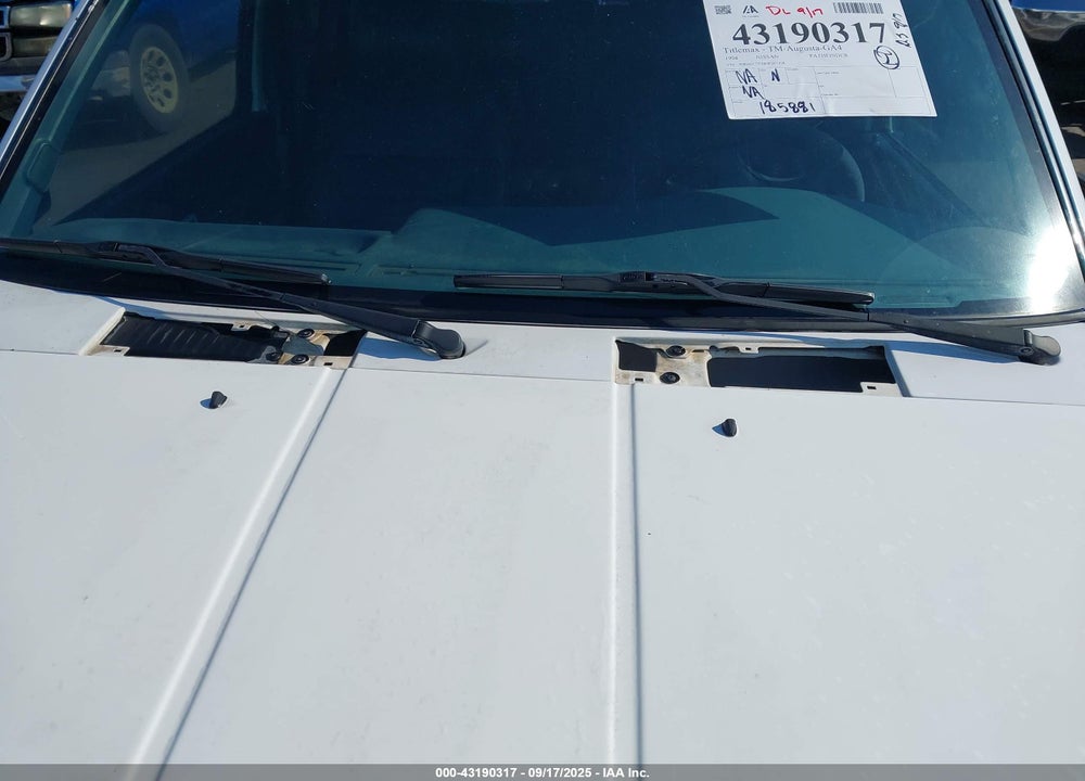 1994 NISSAN PATHFINDER LE/SE/XE VIN: JN8HD17YXRW201458