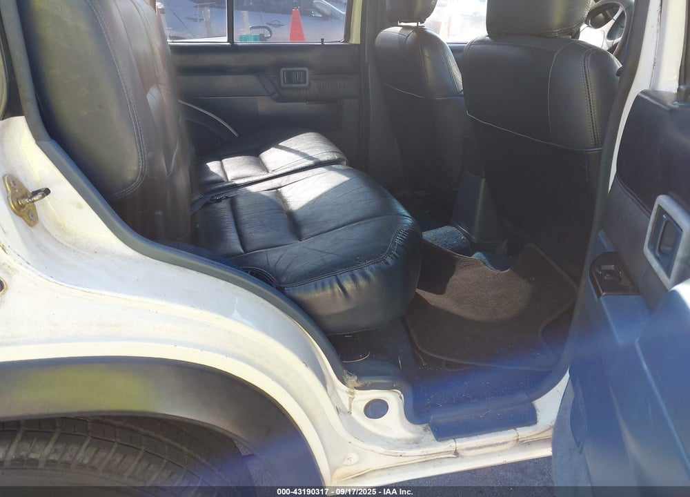 1994 NISSAN PATHFINDER LE/SE/XE VIN: JN8HD17YXRW201458