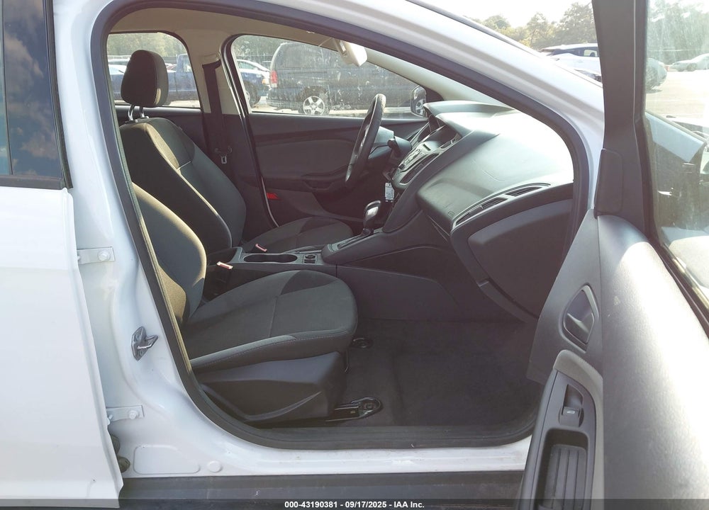 2013 FORD FOCUS VIN: 1FADP3E21DL125091