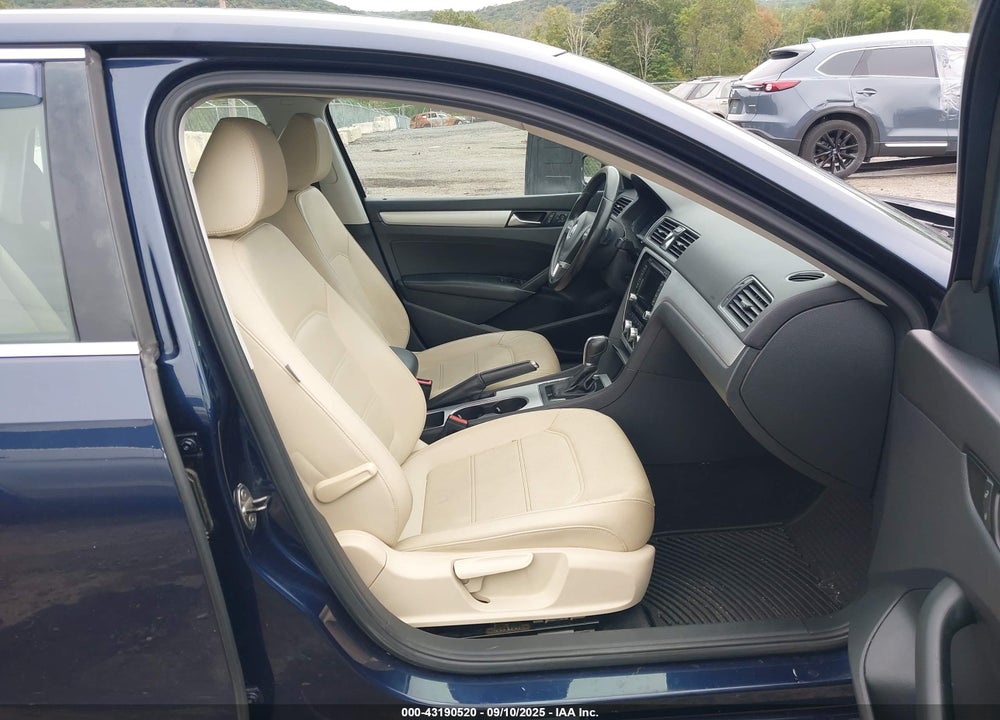 2013 VOLKSWAGEN PASSAT VIN: 1VWCM7A35DC082327