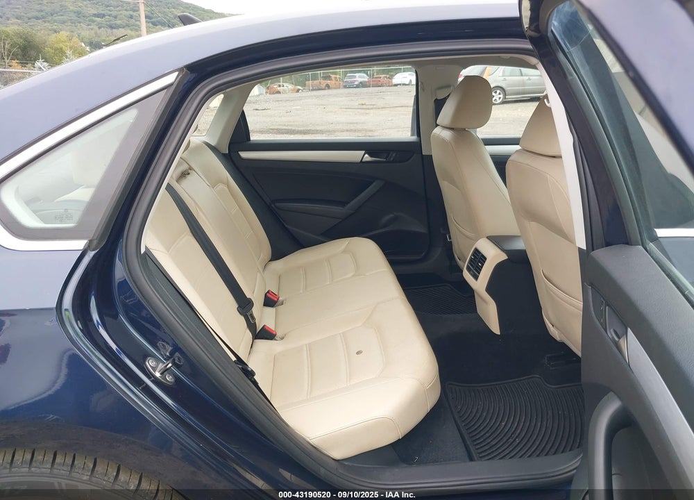 2013 VOLKSWAGEN PASSAT VIN: 1VWCM7A35DC082327