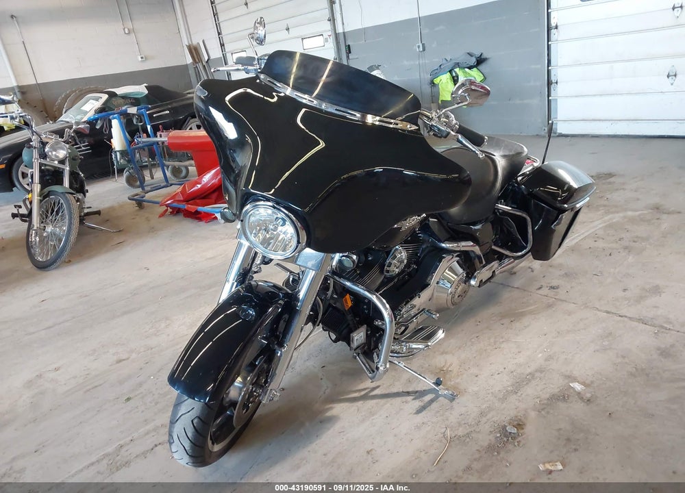 2006 HARLEY-DAVIDSON FLHXI VIN: 1HD1KBW196Y674716