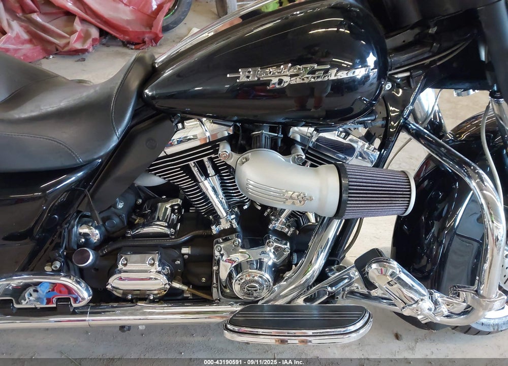 2006 HARLEY-DAVIDSON FLHXI VIN: 1HD1KBW196Y674716