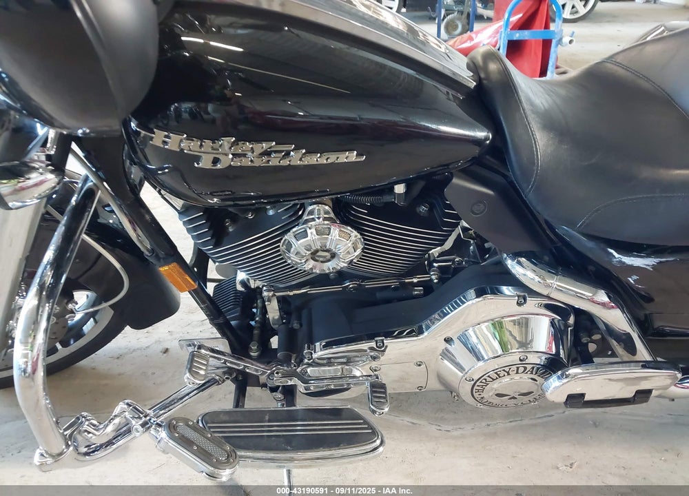 2006 HARLEY-DAVIDSON FLHXI VIN: 1HD1KBW196Y674716