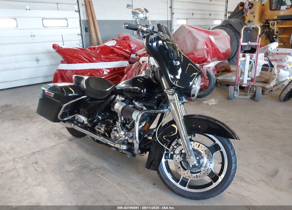 2006 HARLEY-DAVIDSON FLHXI VIN: 1HD1KBW196Y674716