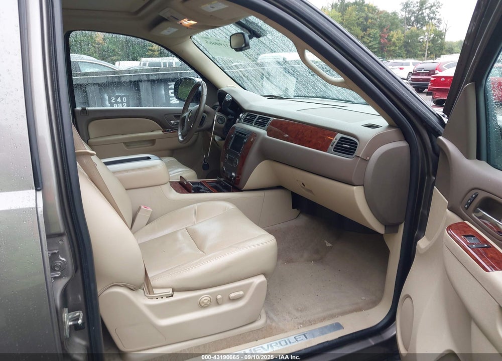 2011 CHEVROLET TAHOE VIN: 1GNSKCE03BR230179