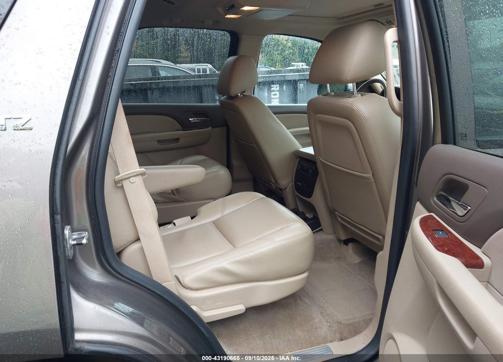 2011 CHEVROLET TAHOE VIN: 1GNSKCE03BR230179
