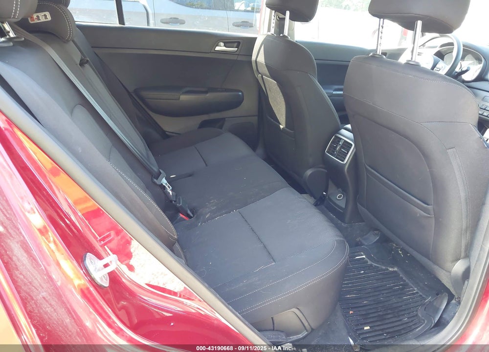 2017 KIA SPORTAGE VIN: KNDPMCAC3H7160051