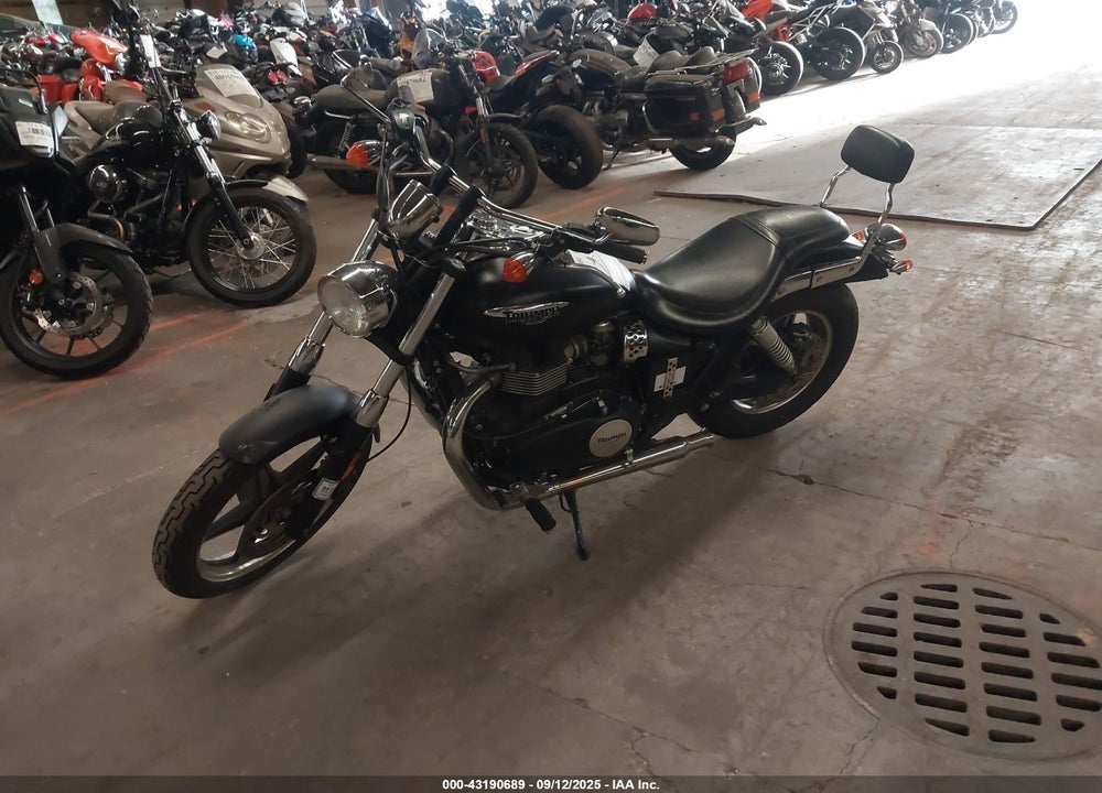 2013 TRIUMPH MOTORCYCLE SPEEDMASTER VIN: SMT915RN6DT555802