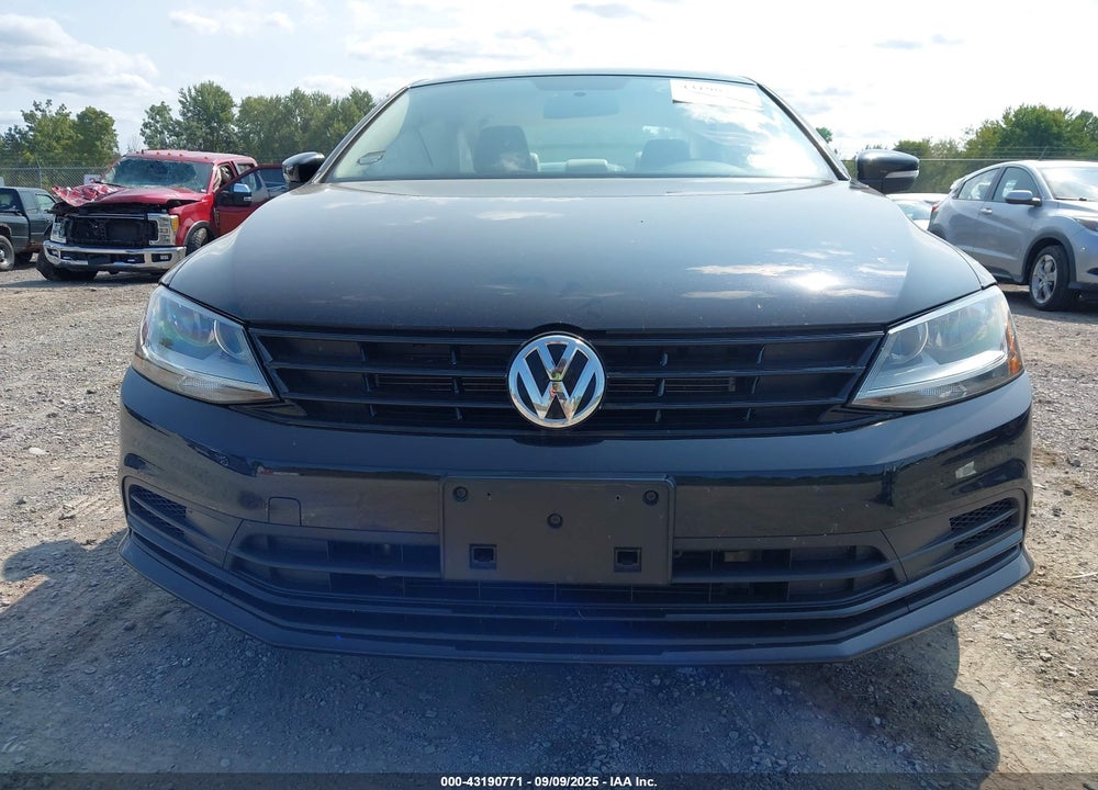 2018 VOLKSWAGEN JETTA VIN: 3VWDB7AJ3JM256639