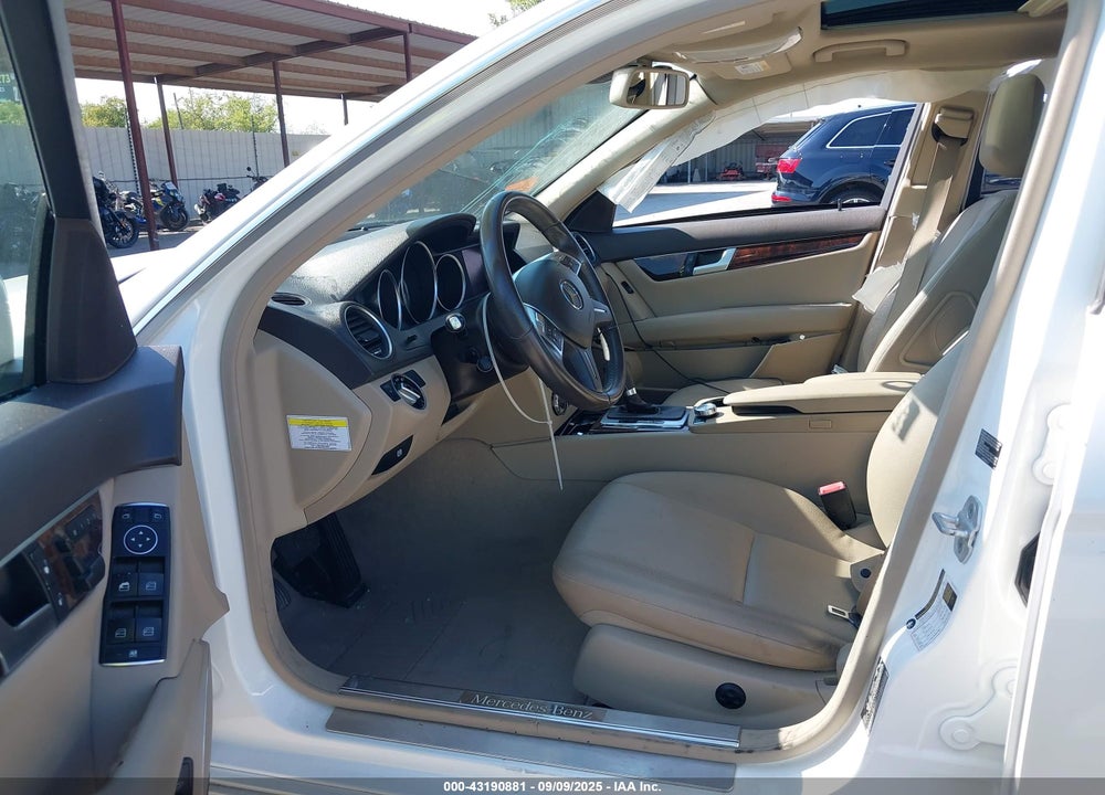 2014 MERCEDES-BENZ C CLASS VIN: WDDGF4HB5ER314259