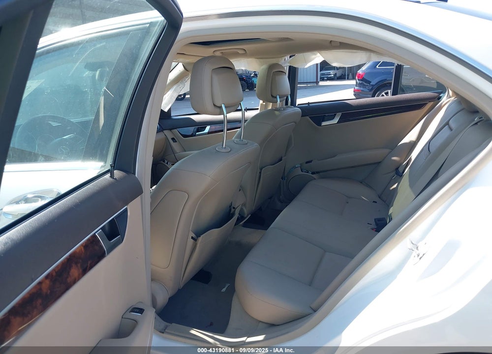 2014 MERCEDES-BENZ C CLASS VIN: WDDGF4HB5ER314259
