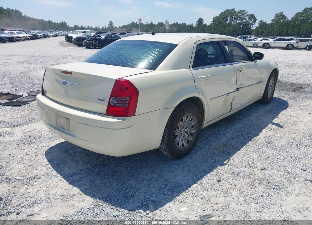 2008 CHRYSLER 300 LX VIN: 2C3KA43R18H222260
