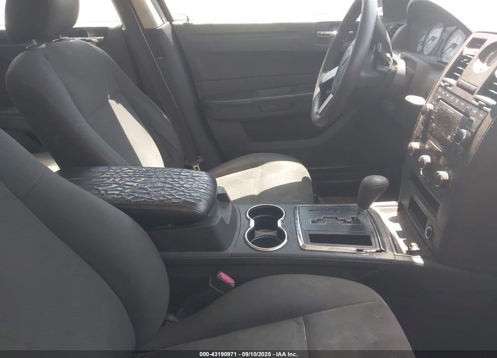 2008 CHRYSLER 300 LX VIN: 2C3KA43R18H222260