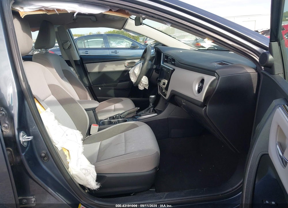 2017 TOYOTA COROLLA LE VIN: 2T1BURHE6HC935896