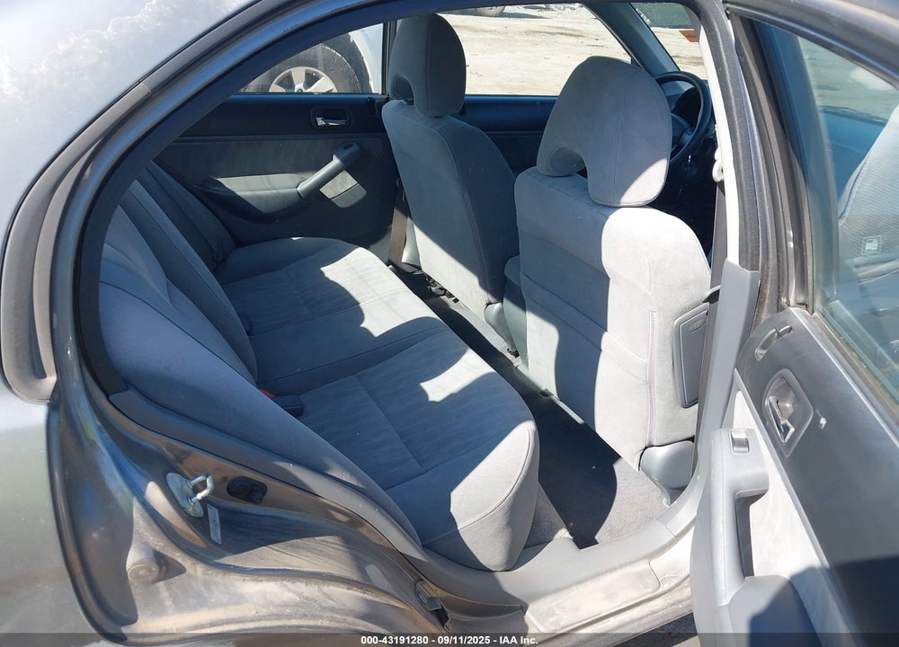 2005 HONDA CIVIC LX VIN: 2HGES16625H612223