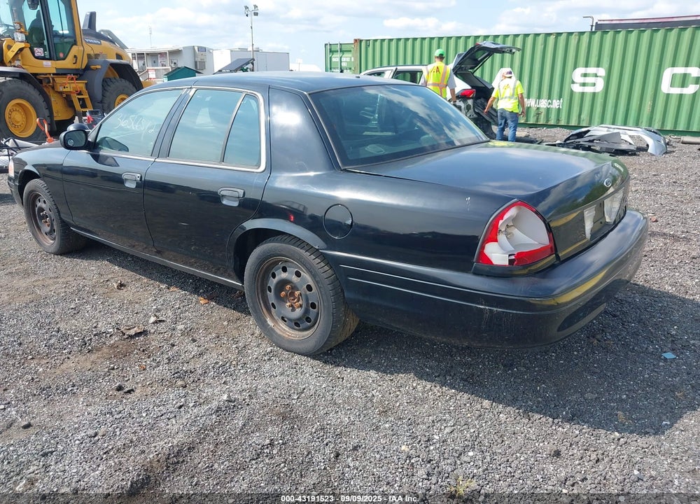 2011 FORD CROWN VICTORIA VIN: 2FABP7BV2BX176323