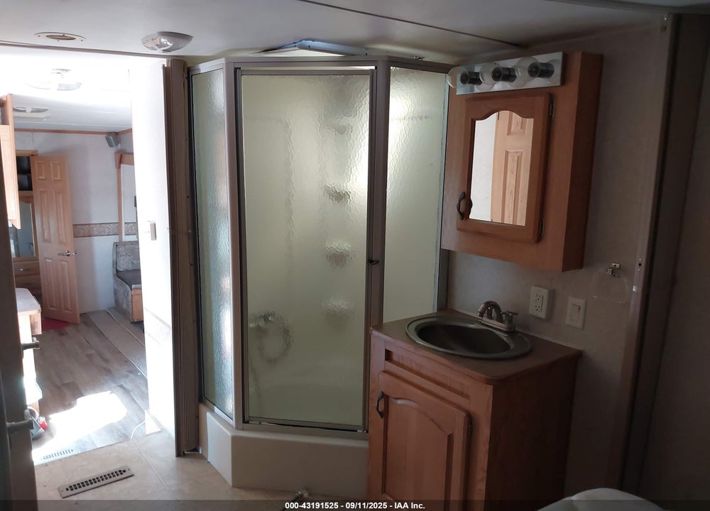 2006 FRONTIER 3200 VIN: 5KDGA36216L003508