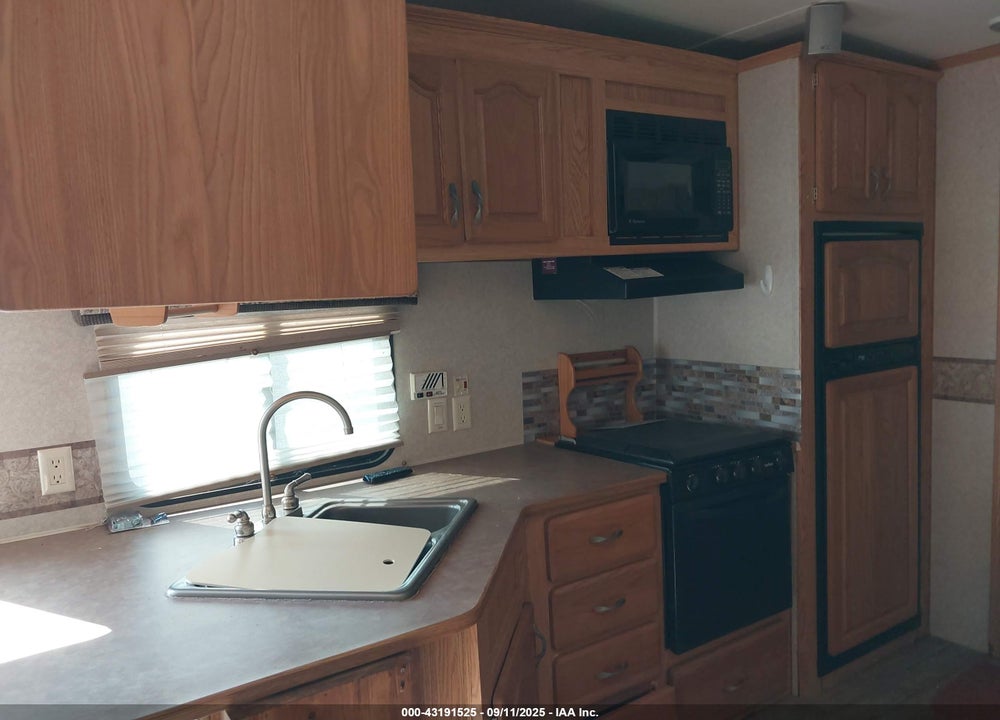 2006 FRONTIER 3200 VIN: 5KDGA36216L003508