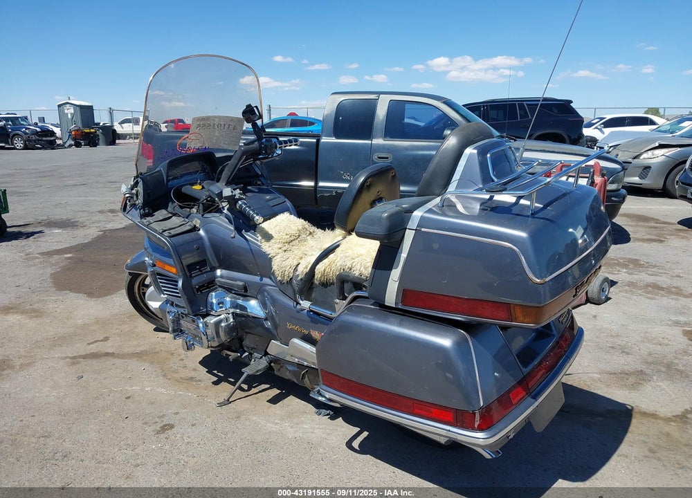 1988 HONDA GL1500 VIN: 1HFSC2218JA000461