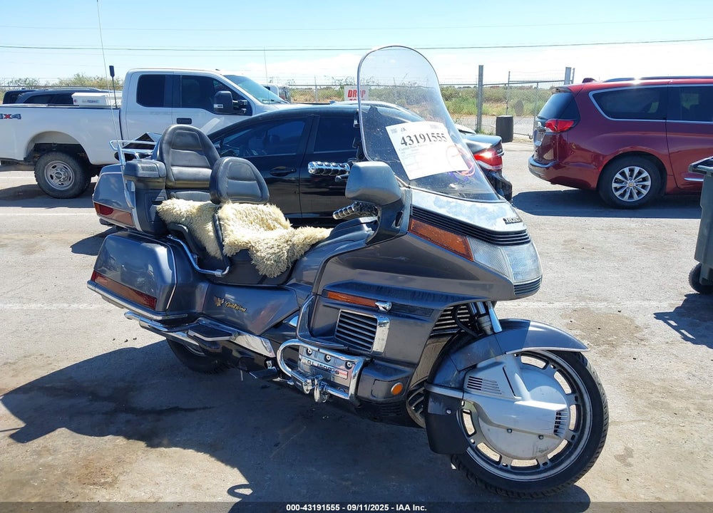1988 HONDA GL1500 VIN: 1HFSC2218JA000461