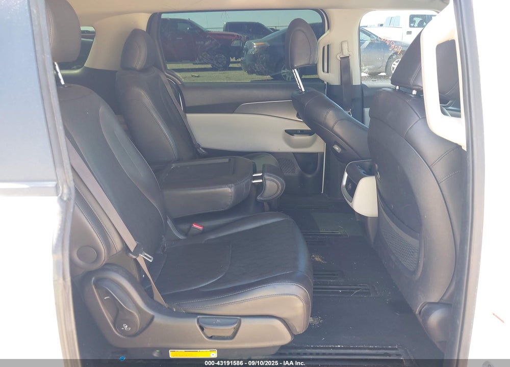 2022 KIA CARNIVAL VIN: KNDNB4H36N6114501