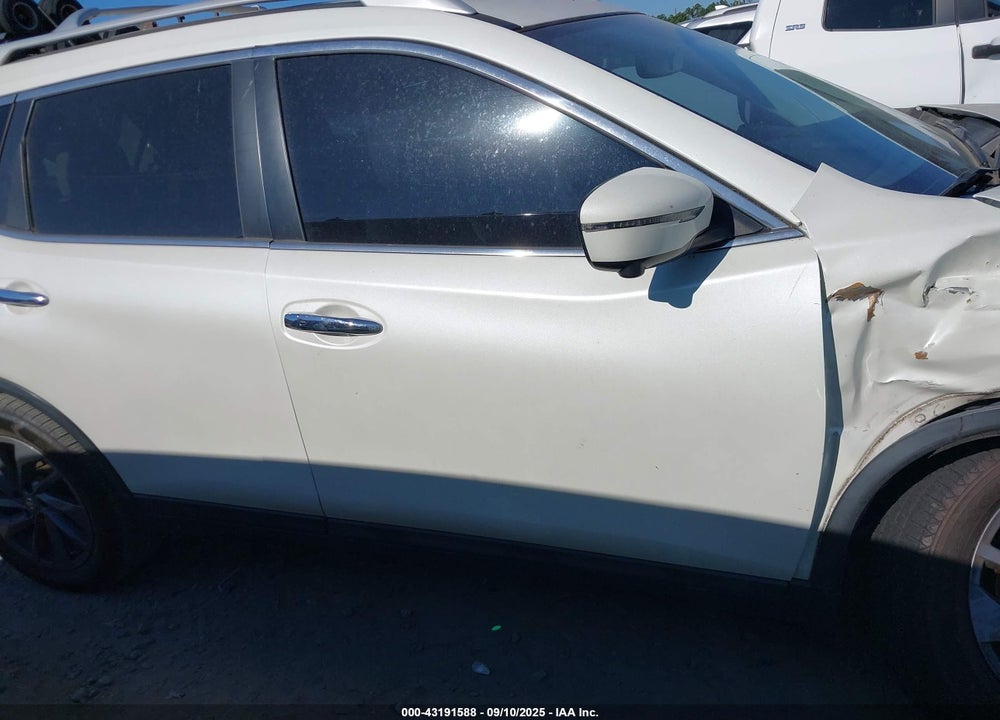 2016 NISSAN ROGUE VIN: 5N1AT2MT8GC881921