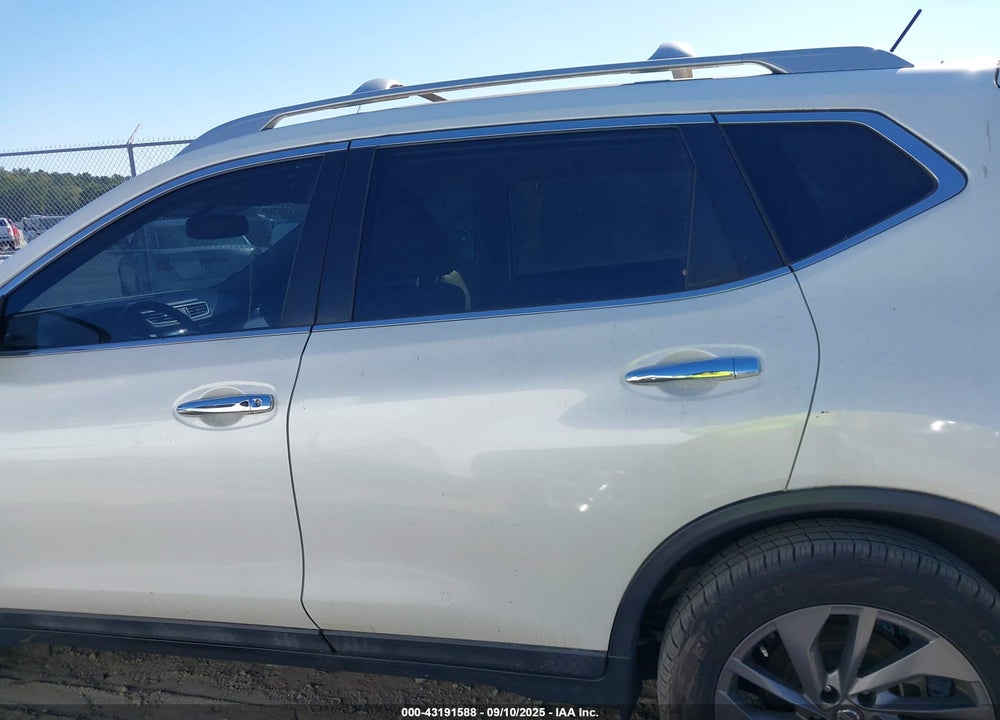 2016 NISSAN ROGUE VIN: 5N1AT2MT8GC881921