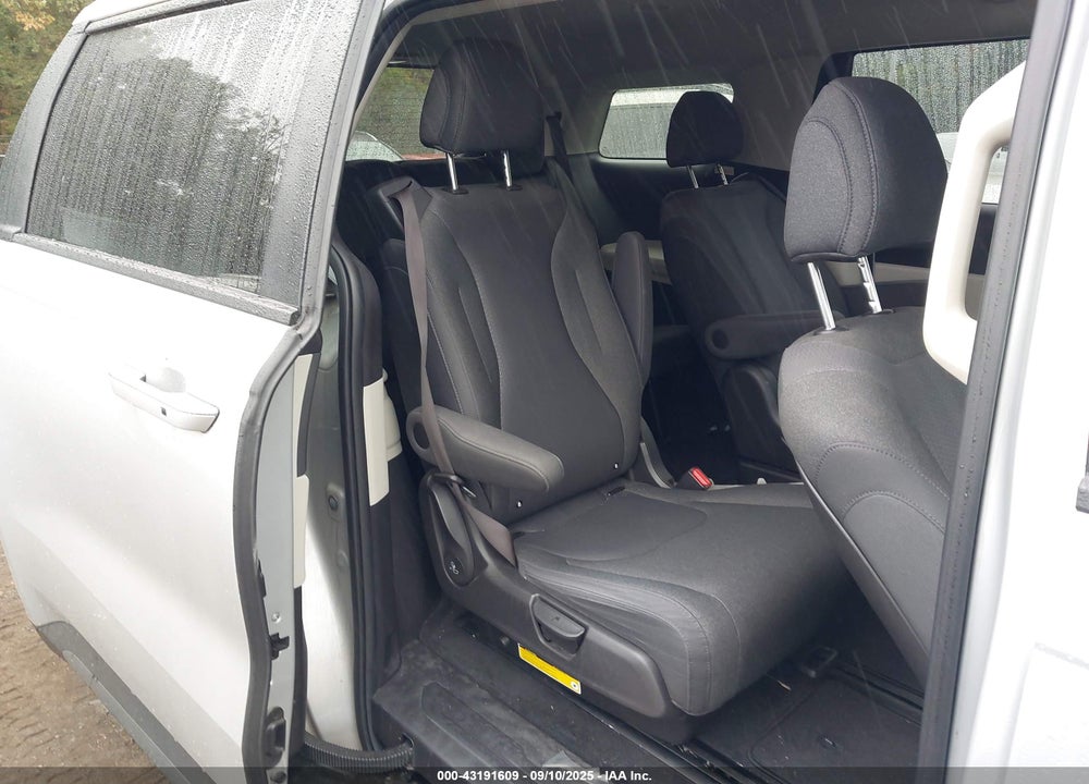 2022 KIA CARNIVAL VIN: KNDNB4H32N6175831