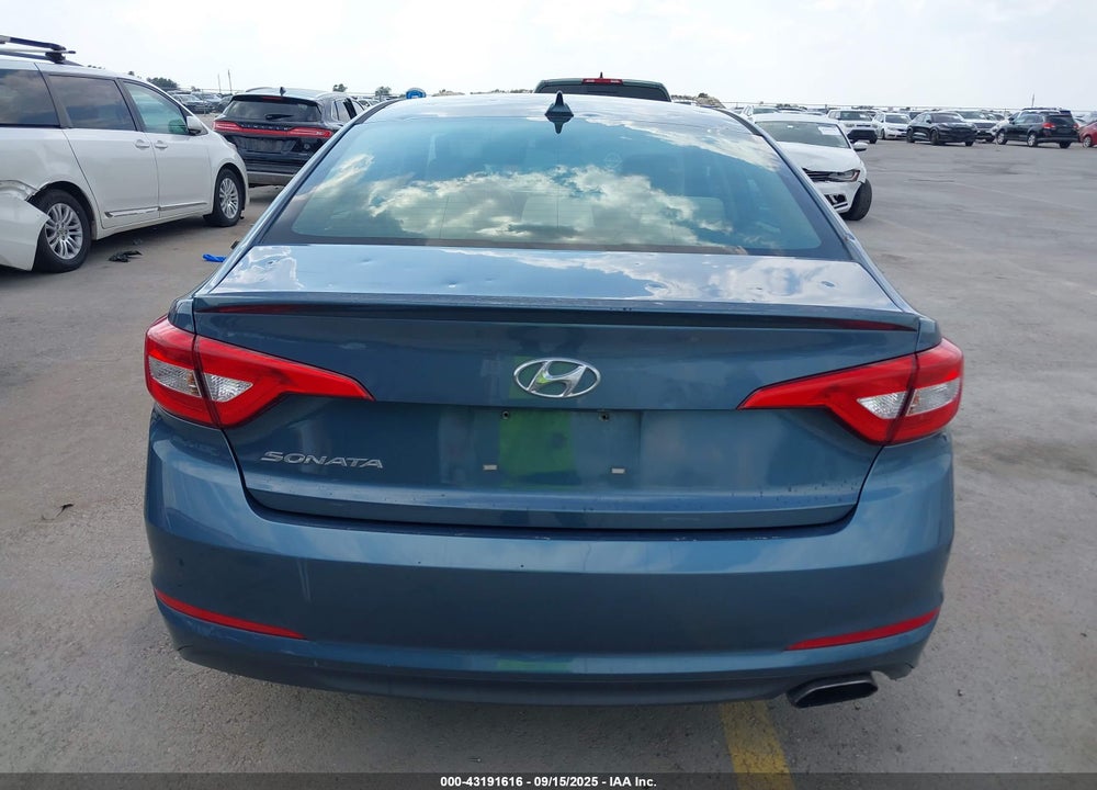 2015 HYUNDAI SONATA VIN: 5NPE24AF6FH208843