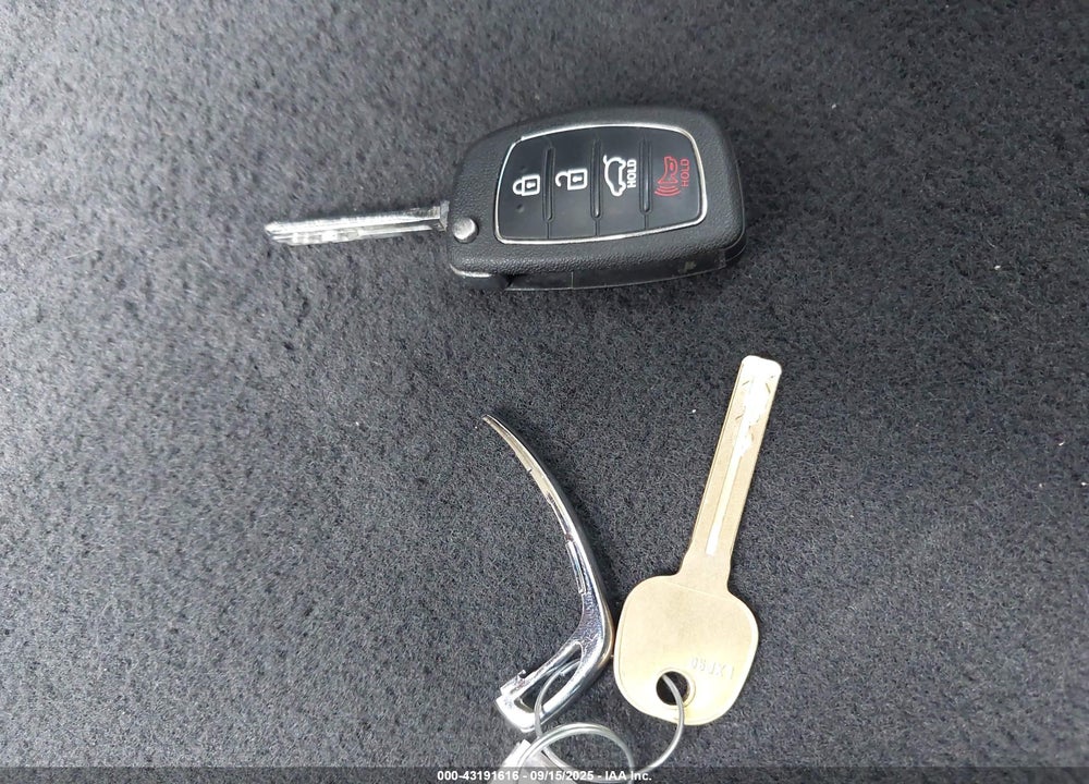2015 HYUNDAI SONATA VIN: 5NPE24AF6FH208843