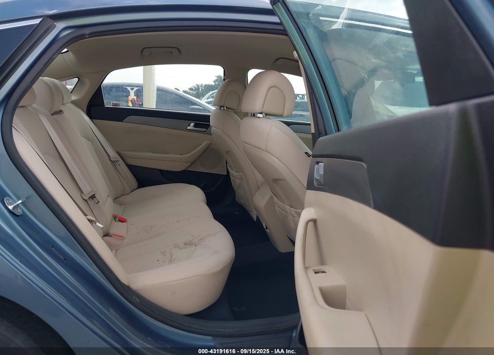 2015 HYUNDAI SONATA VIN: 5NPE24AF6FH208843