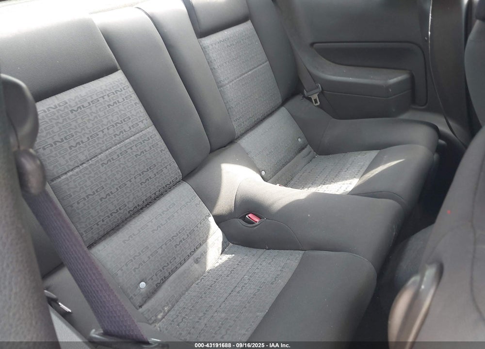 2006 FORD MUSTANG V6 VIN: 1ZVHT80N265249588